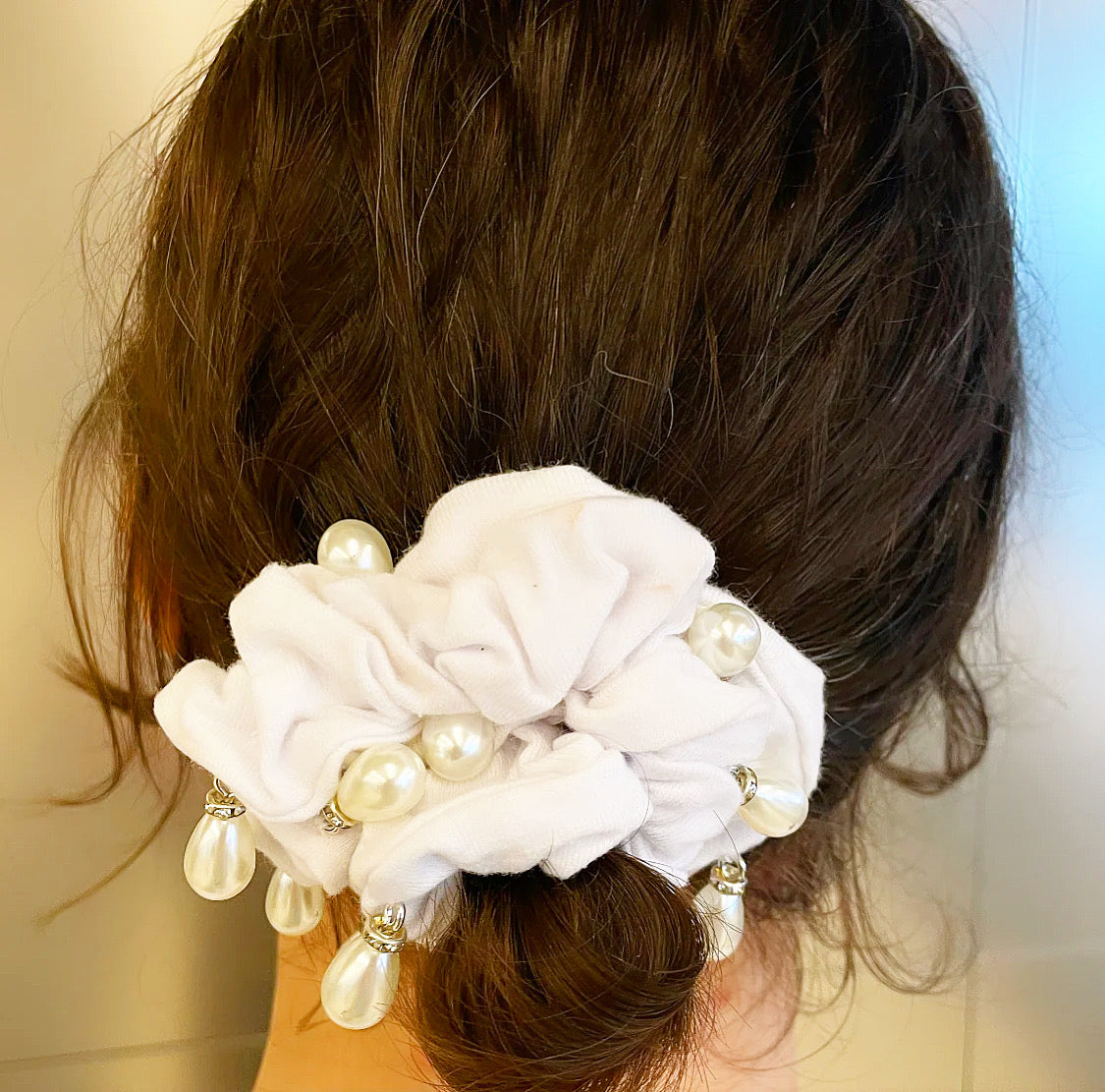 Pearl Teardrop Cotton Scrunchie