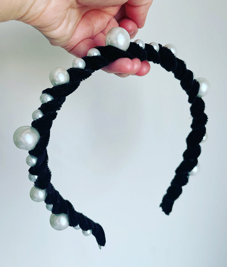 Mega Pearls Crown