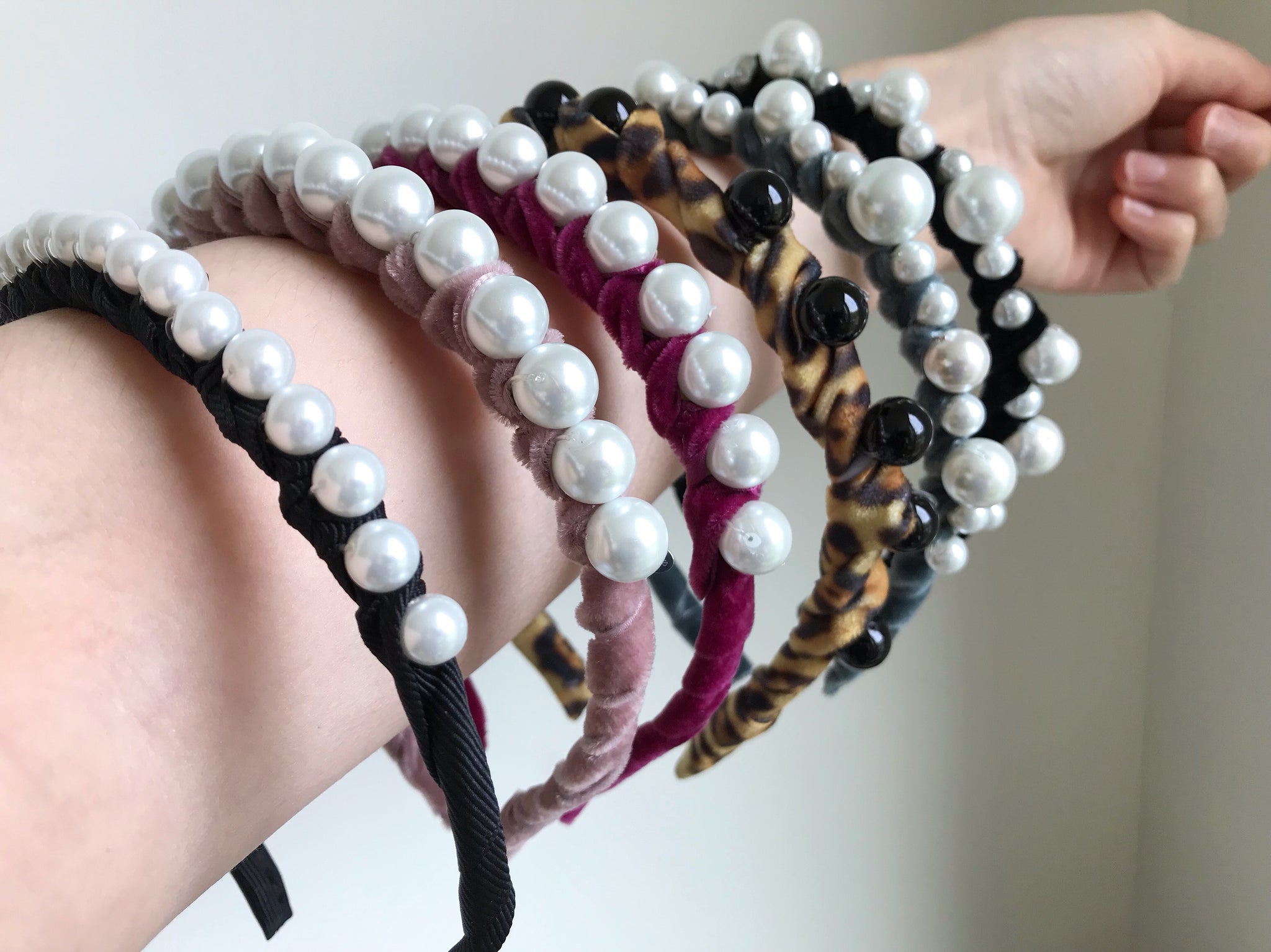 Velvet Pearls Crown