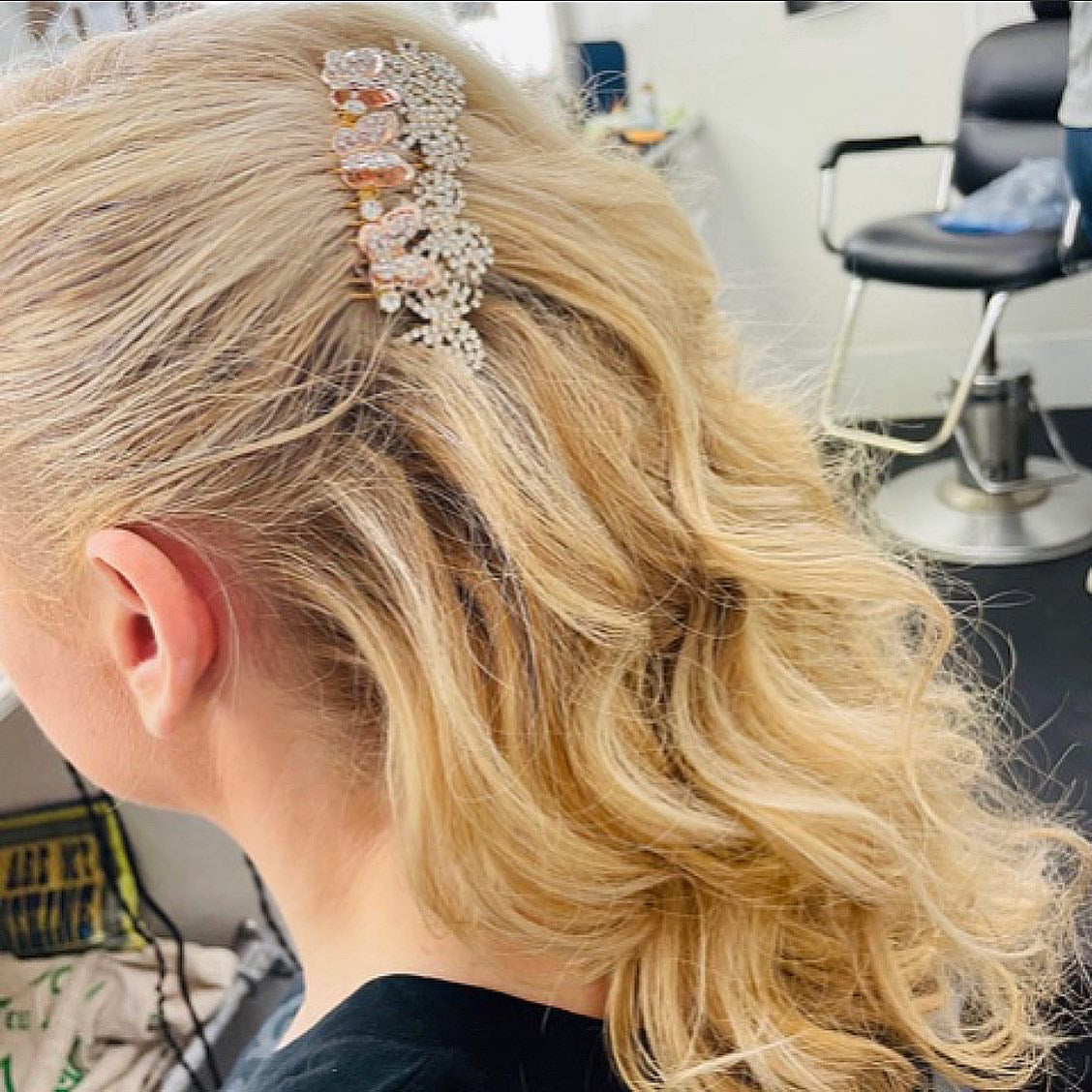 Crystal Bow Comb