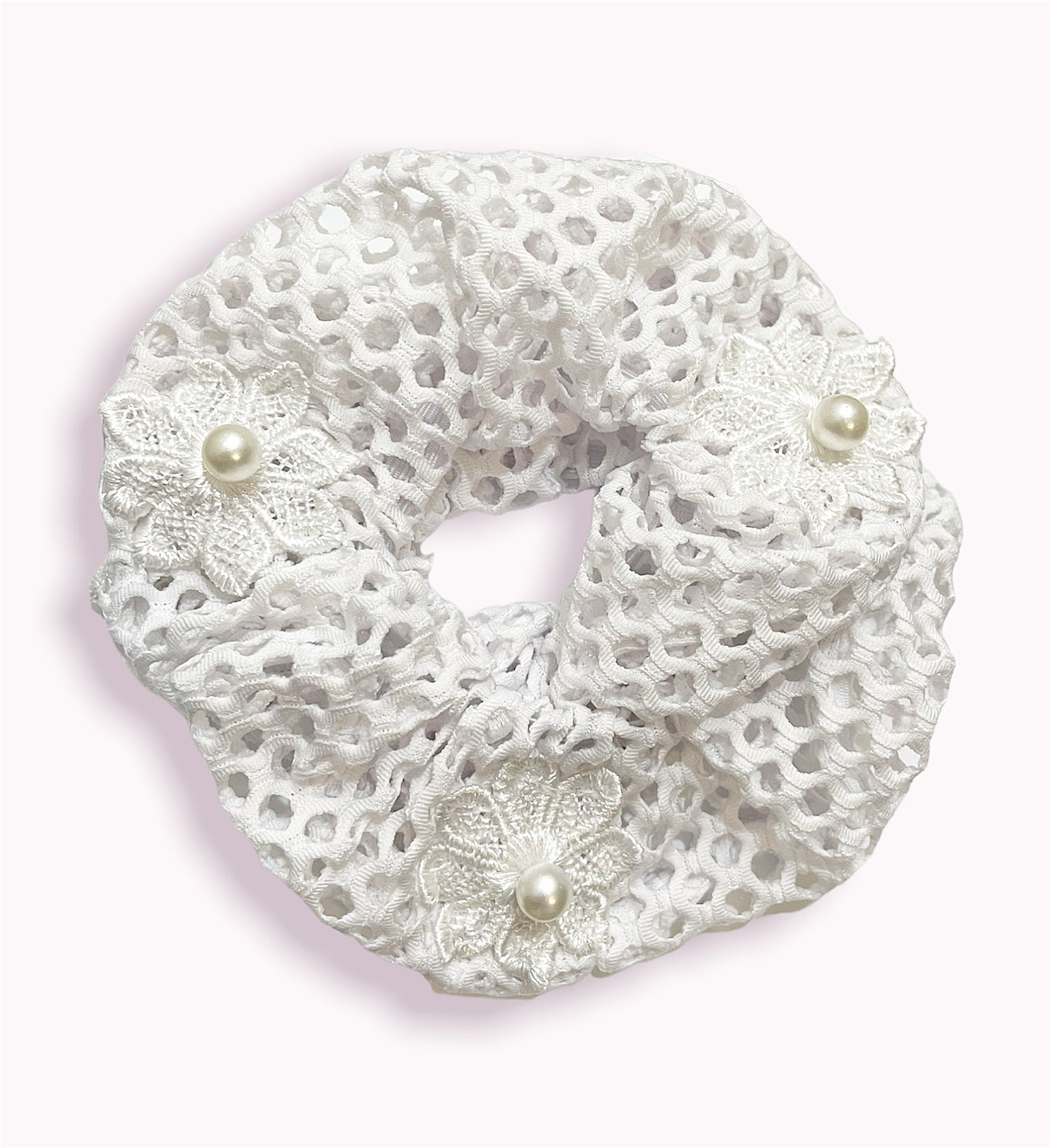 Daisy Pearl Mesh Scrunchie