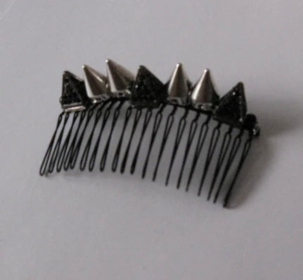 Black Crystal Silver Spike Comb