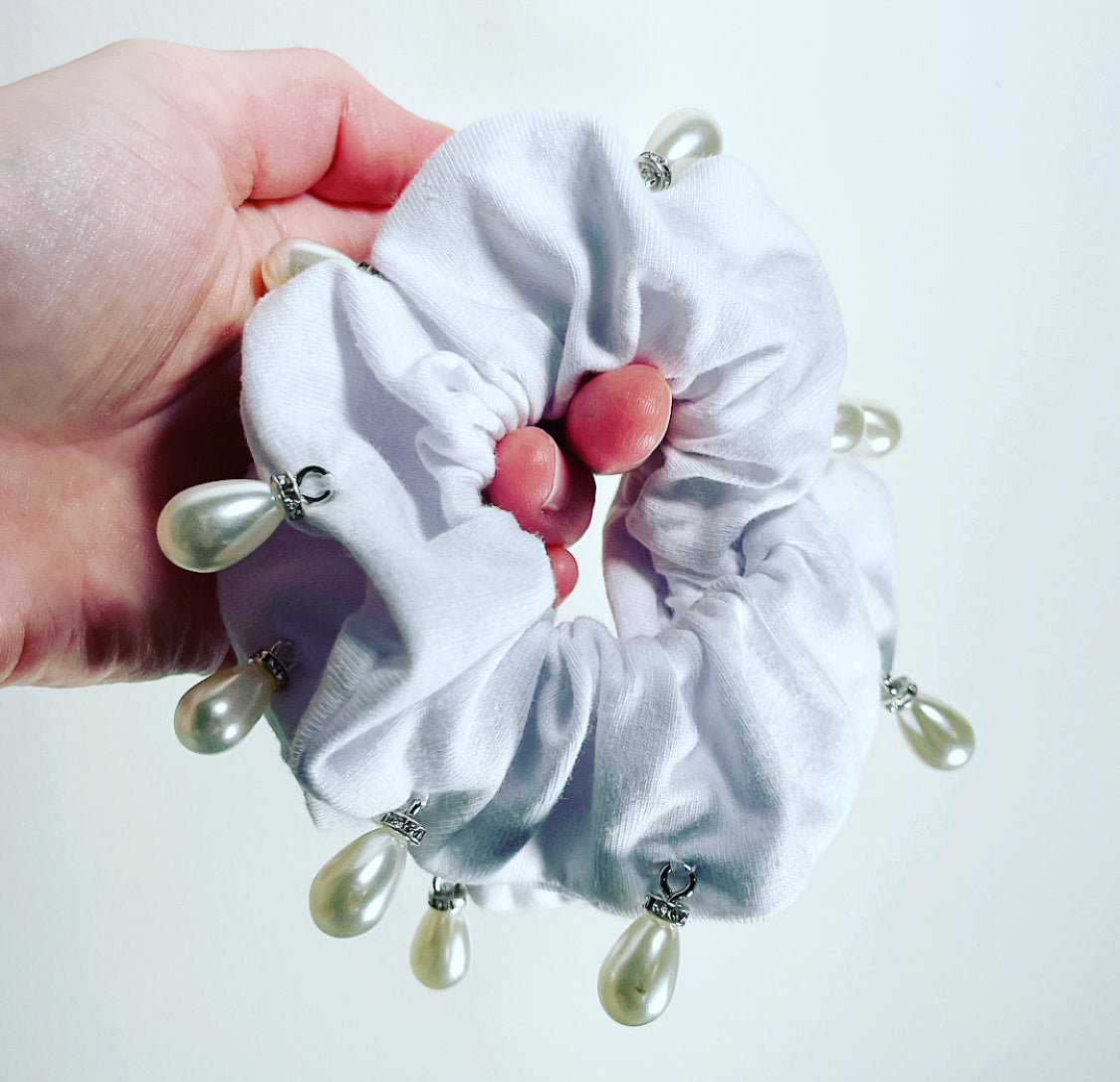 Pearl Teardrop Cotton Scrunchie